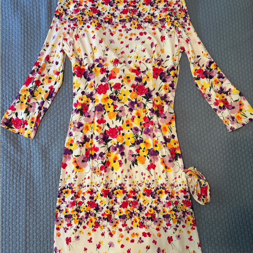 Jessica Simpson Cream Wrap Dress with Tie Front and V-Neck - Picture 2 of 3
